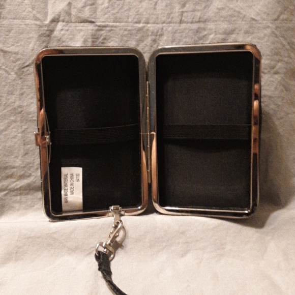 Case - Picture 2 of 2